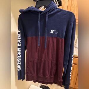 American Eagle Outfitters Men's Hoodie in Navy and Maroon shirt. Men Adult Small